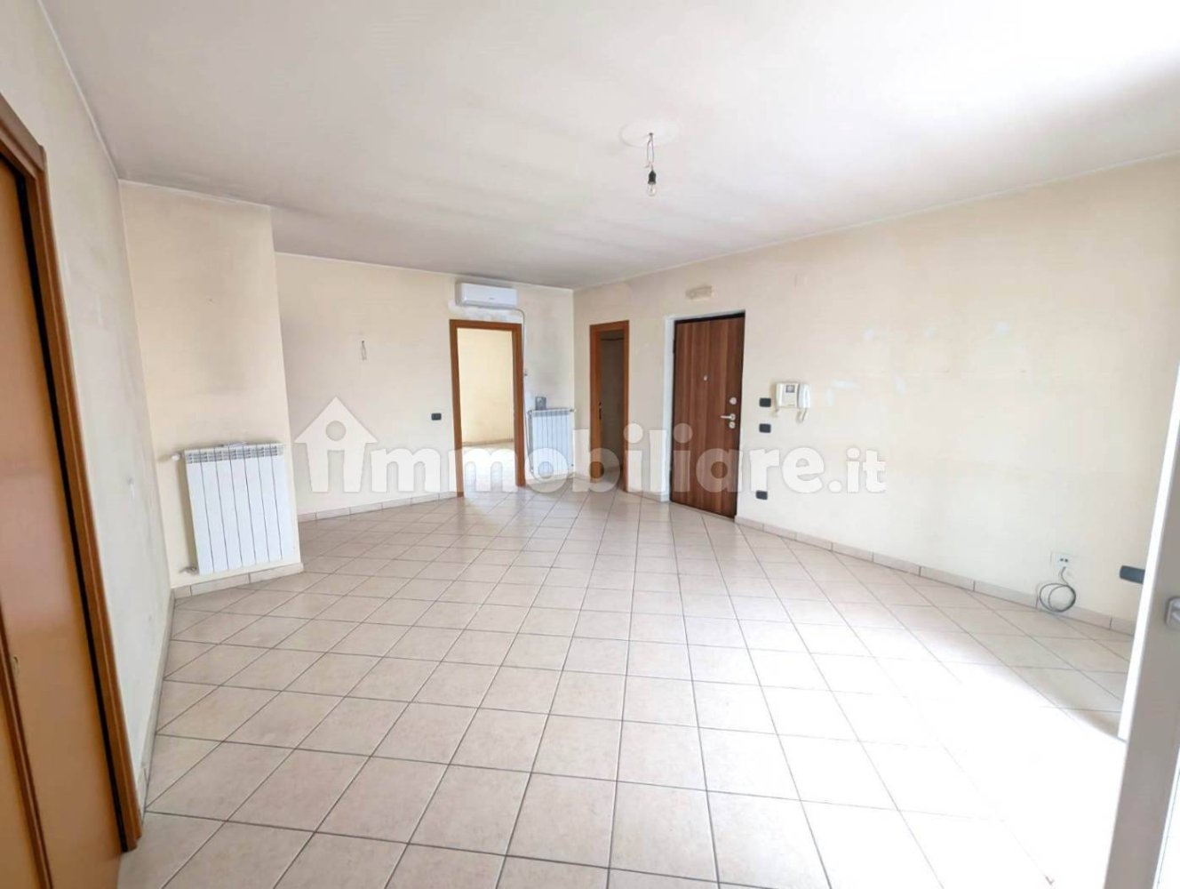 3 Schlafzimmer Wohnung in Cimitile, Italy, Nr. 290260