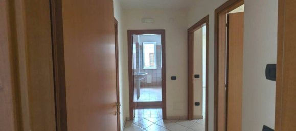 3 Schlafzimmer Wohnung in Cimitile, Italy, Nr. 290260 9