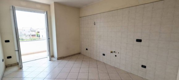 3 Schlafzimmer Wohnung in Cimitile, Italy, Nr. 290260 16