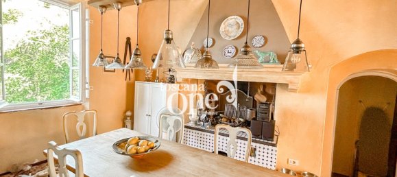 5 bedrooms Villa in Massarosa, Italy No. 80388 3