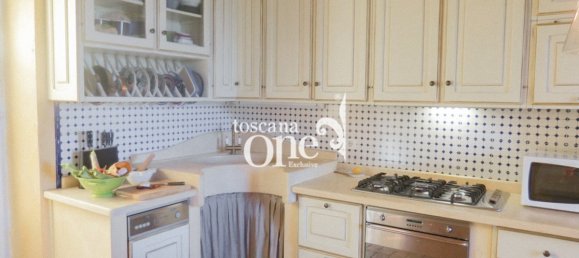 5 bedrooms Villa in Massarosa, Italy No. 80388 14