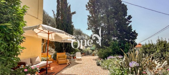 5 bedrooms Villa in Massarosa, Italy No. 80388 11