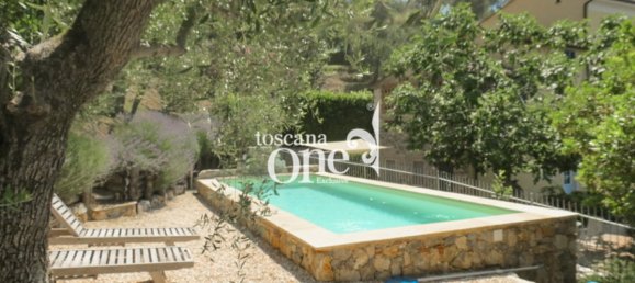 5 bedrooms Villa in Massarosa, Italy No. 80388 19