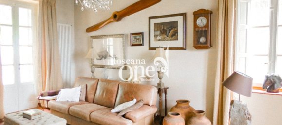 5 bedrooms Villa in Massarosa, Italy No. 80388 12