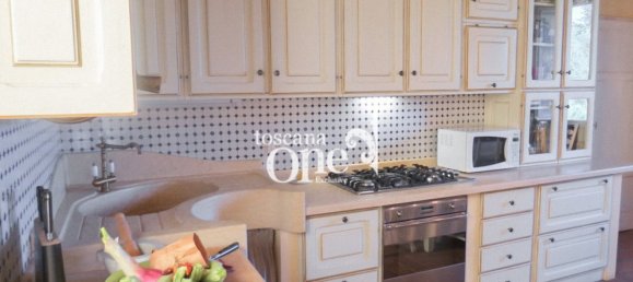 5 bedrooms Villa in Massarosa, Italy No. 80388 18