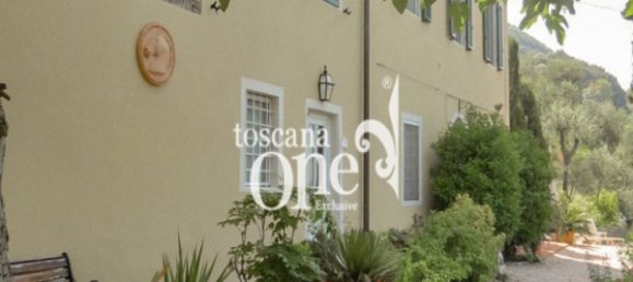 5 bedrooms Villa in Massarosa, Italy No. 80388 10