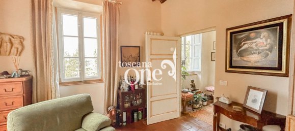 5 bedrooms Villa in Massarosa, Italy No. 80388 6