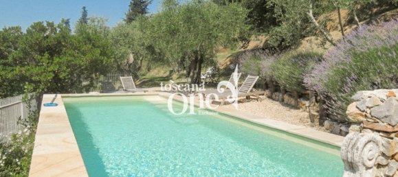 5 bedrooms Villa in Massarosa, Italy No. 80388 2