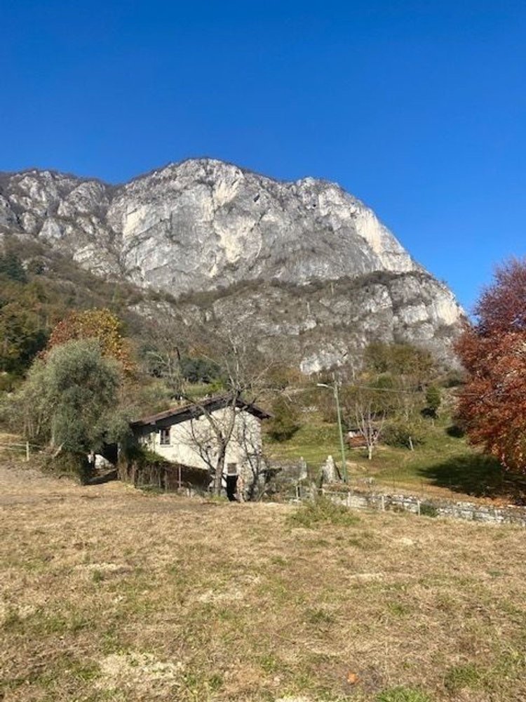 Grundstück in Tremezzina, Italy 16000m², Nr. 10567