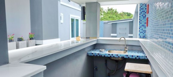 4 bedrooms Cafe / restaurant in Pattaya, Thailand No. 4906 3