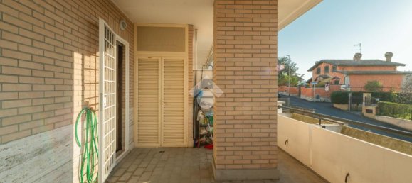 3 rooms Apartment in Rome, Italy No. 149412 8