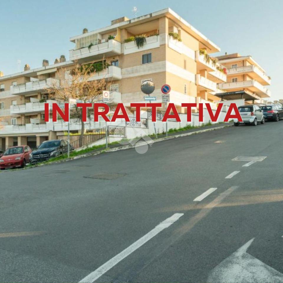 3 rooms Apartment in Rome, Italy No. 149412