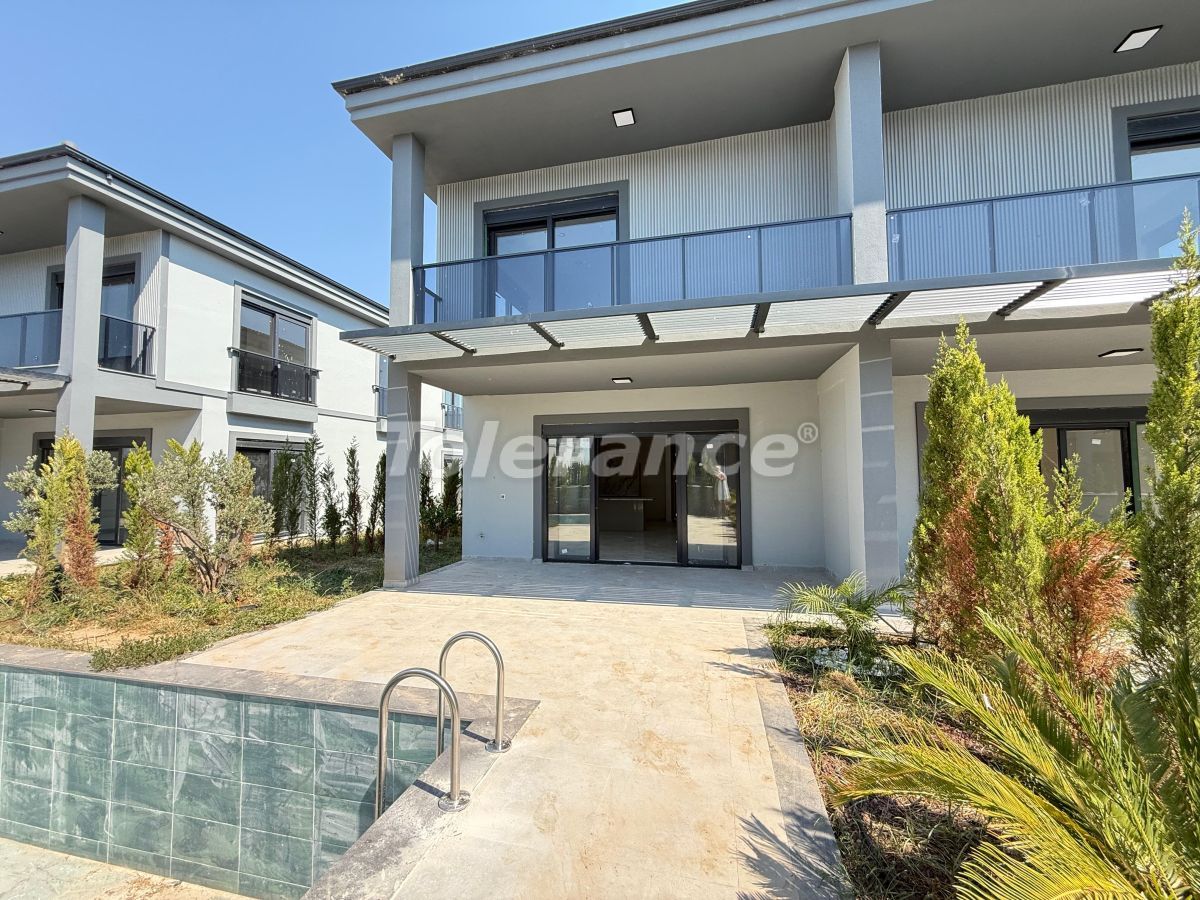 Villa 4+1 in Antalya, Turkey No. 48480