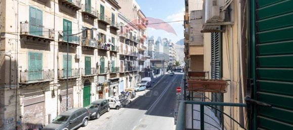 6 rooms Apartment in Palermo, Italy No. 19408 24