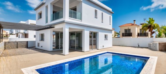 4 غرف نوم فيلا في Paralimni, Cyprus رقم 9307 2