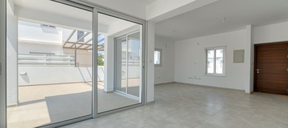 4 غرف نوم فيلا في Paralimni, Cyprus رقم 9307 3