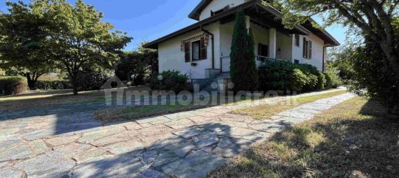 Villa de 4 dormitorios en Angera, Italy No. 259941 10