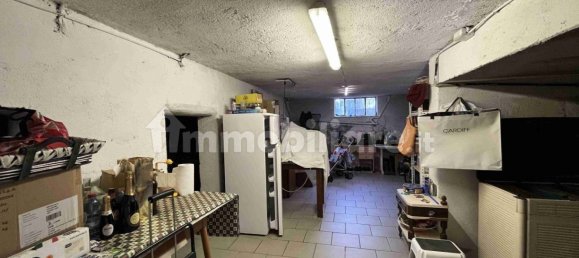 Villa de 4 dormitorios en Angera, Italy No. 259941 3