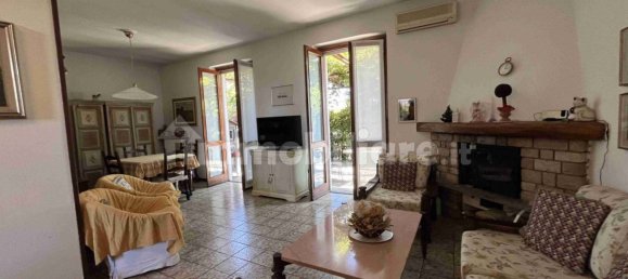 Villa de 4 dormitorios en Angera, Italy No. 259941 7