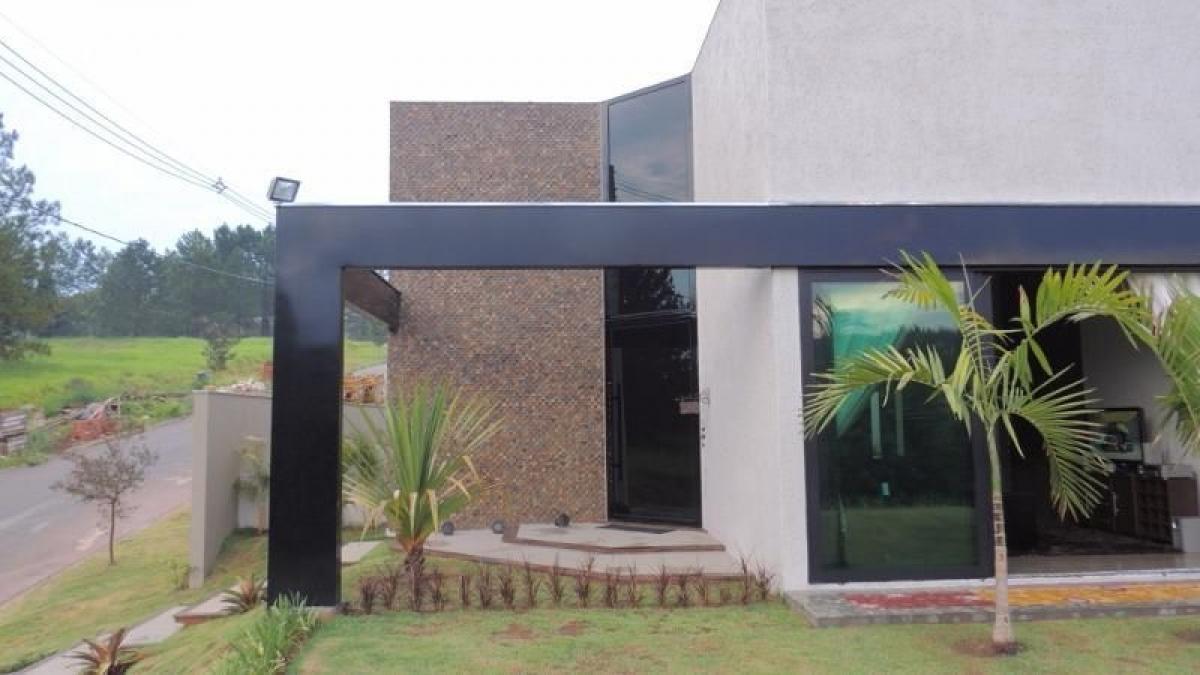 Casa de 3 dormitorios en Sao Paulo, Brazil No. 595072