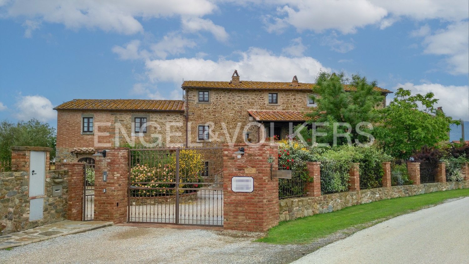 1 bedroom Apartment in Cortona, Italy No. 127852