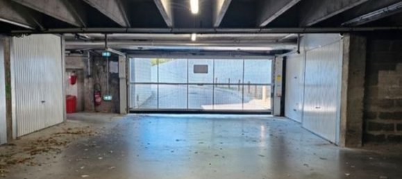 Парковка в Нант, Франция № 317713 3