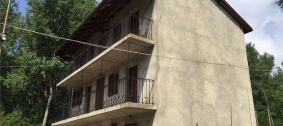 6 rooms House in Gattico-Veruno, Italy No. 90575 2