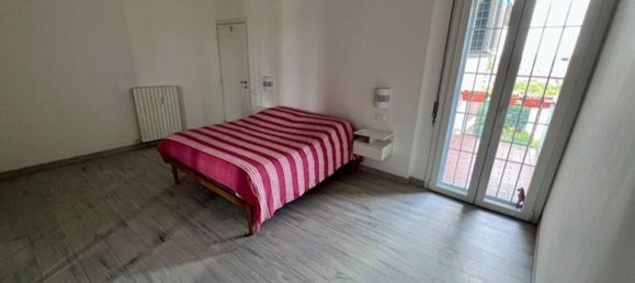 4-salle Appartement à Modena, Italy No. 271730 11