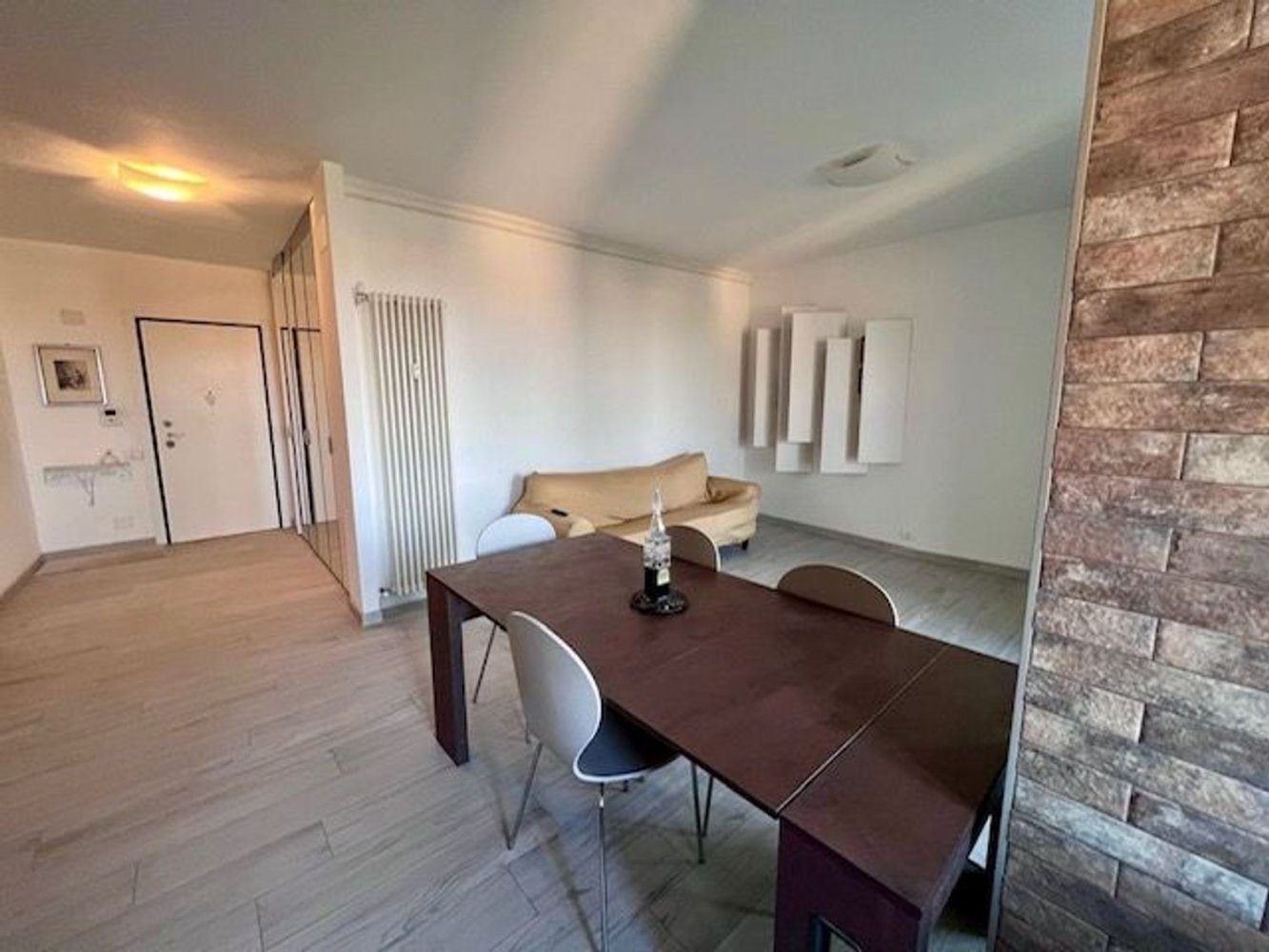 4-salle Appartement à Modena, Italy No. 271730