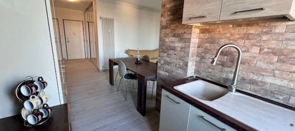 4-salle Appartement à Modena, Italy No. 271730 8