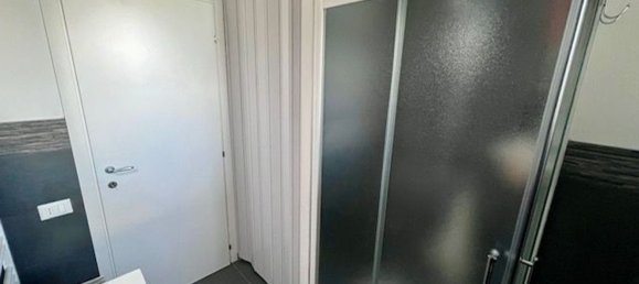 4-salle Appartement à Modena, Italy No. 271730 24
