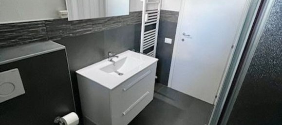 4-salle Appartement à Modena, Italy No. 271730 23