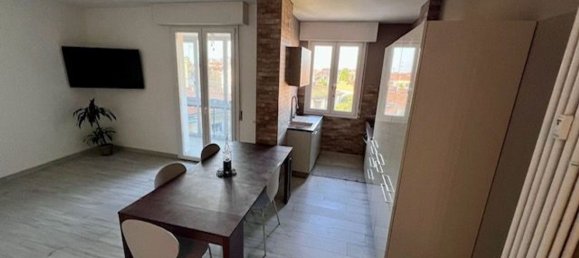 4-salle Appartement à Modena, Italy No. 271730 2