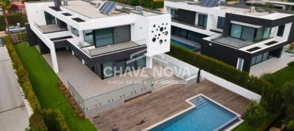 4 bedrooms House in Quarteira, Portugal No. 132561 3