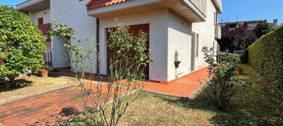 Casa de 11 dormitorios en Folignano, Italy No. 355650 2