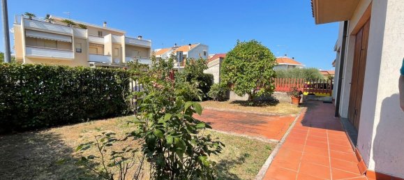 Casa de 11 dormitorios en Folignano, Italy No. 355650 9