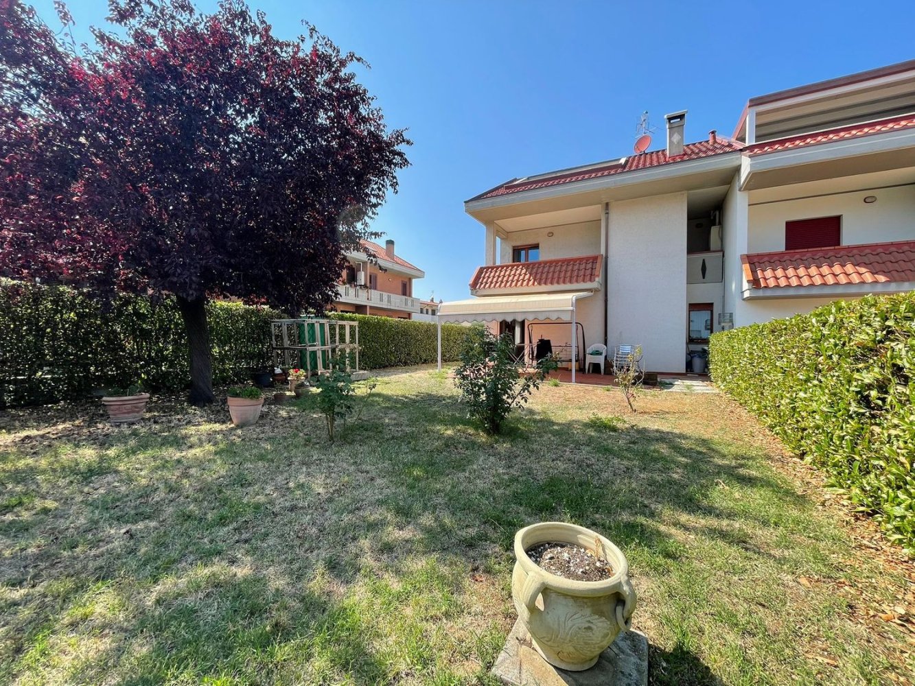 Casa de 11 dormitorios en Folignano, Italy No. 355650