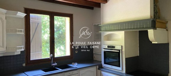 4 bedrooms House in Nogent-le-Roi, France No. 90091 5