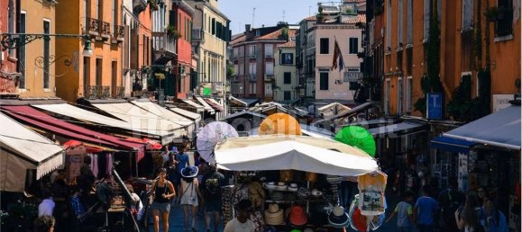 5غرفة عقار تجاري في Venice, Italy رقم 61798 10