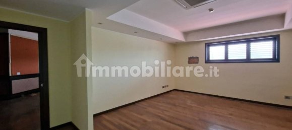 783m² Office in Zumpano, Italy No. 342985 6