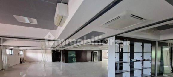 783m² Office in Zumpano, Italy No. 342985 5
