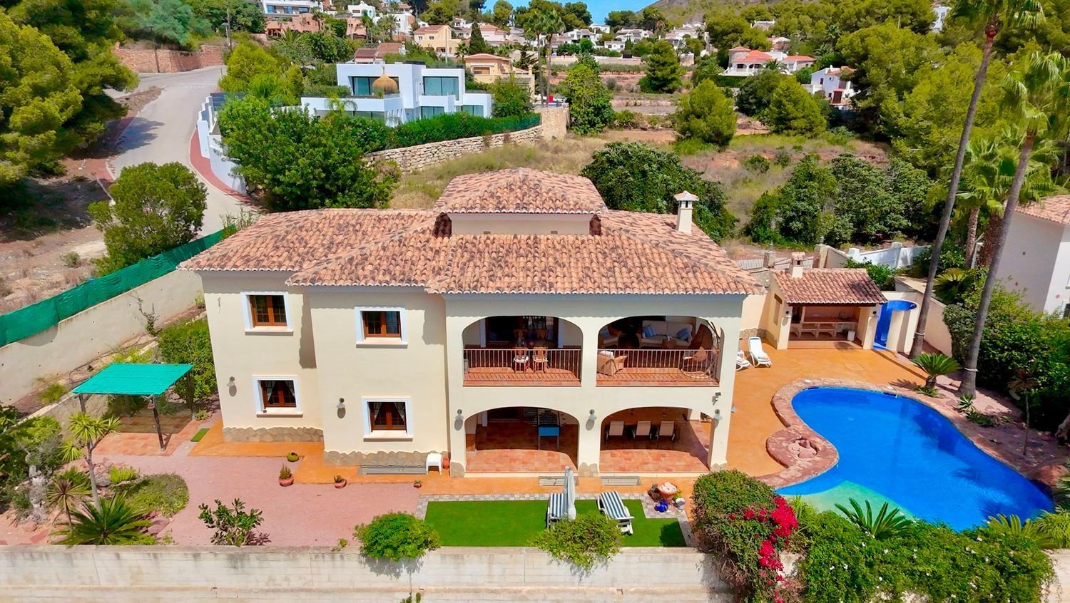 5 bedrooms Villa in Moraira, Spain No. 260376