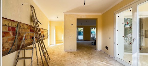 3 bedrooms Villa in Marbella, Spain No. 135865 5