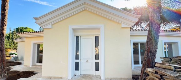 3 bedrooms Villa in Marbella, Spain No. 135865 2