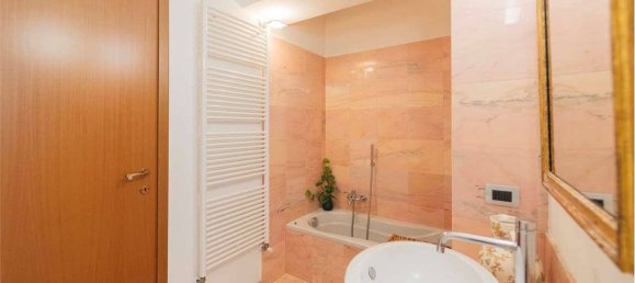 2 bedrooms Apartment in Novara, Italy No. 62138 27