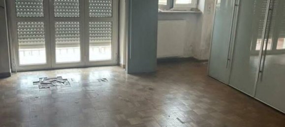 3 rooms Apartment in Piacenza, Italy No. 295086 4