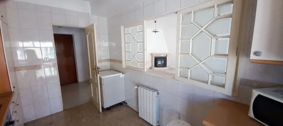 2 bedrooms Apartment in Lisbon, Portugal No. 10800 13