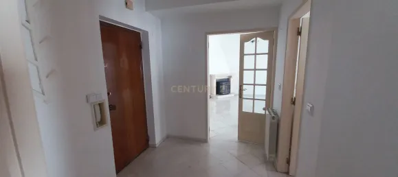 2 bedrooms Apartment in Lisbon, Portugal No. 10800 6