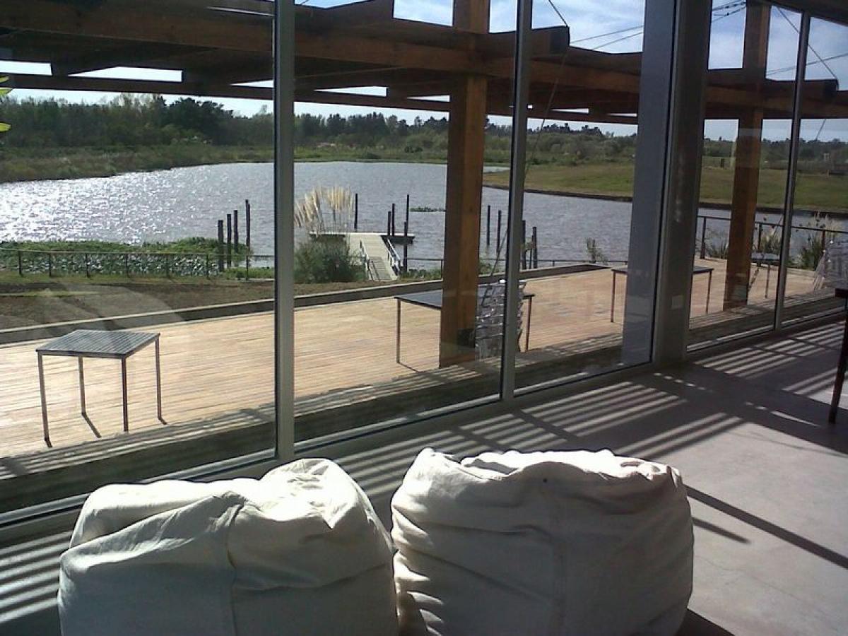 Земельный участок в Эскобар, Аргентина № 115128