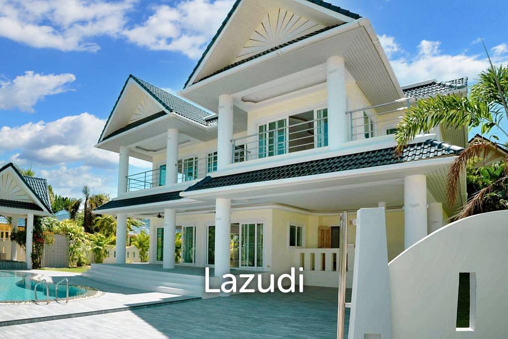 Villa de 3 dormitorios en Rawai, Thailand No. 13621